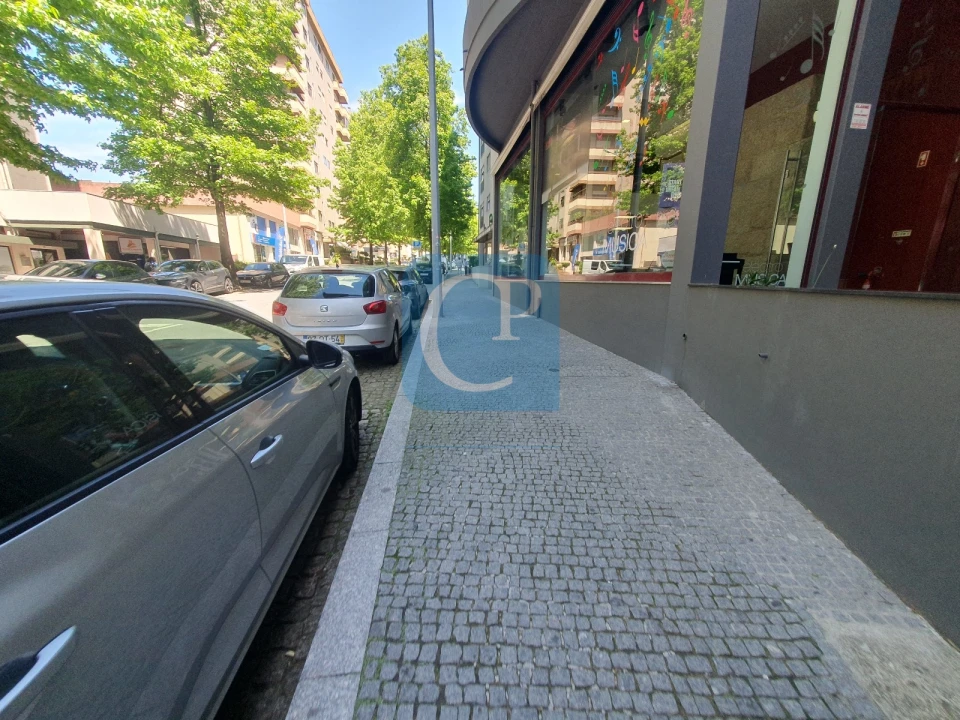 Armazém para Venda em Vila Nova de Famalicão e Calendário Foto 12