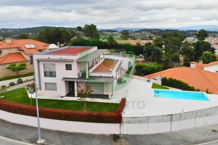 Moradia T4 para Venda em Valpaços e Sanfins Foto 3