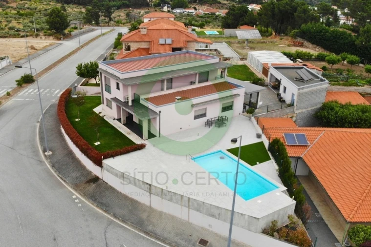 Moradia T4 para Venda em Valpaços e Sanfins Foto 1