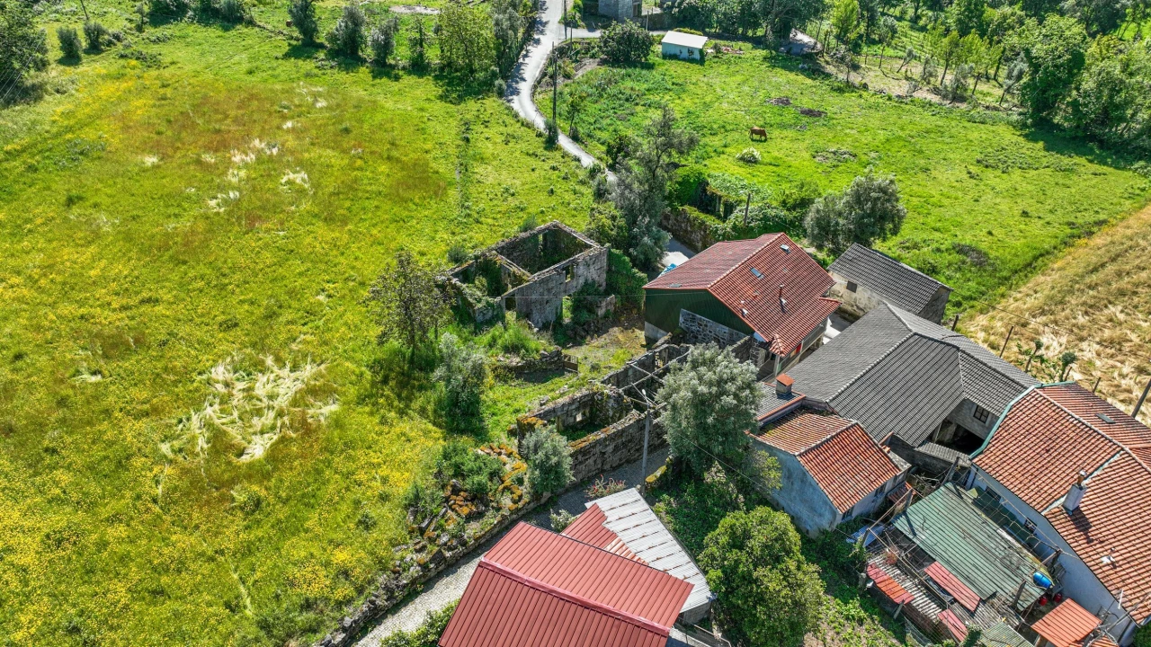 Moradia T5 para Venda em Agrela e Serafão Foto 1