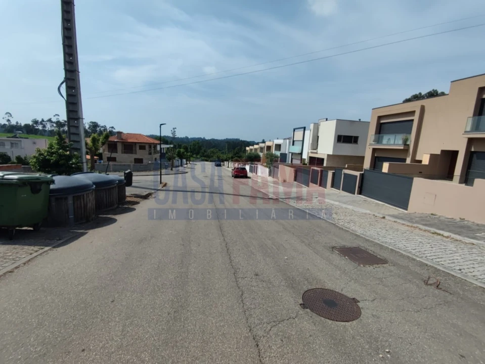 Terreno para Venda em Macieira da Maia Foto 2