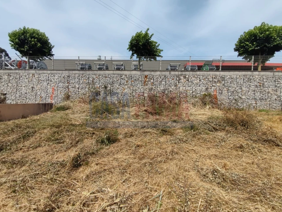 Terreno para Venda em Macieira da Maia Foto 9