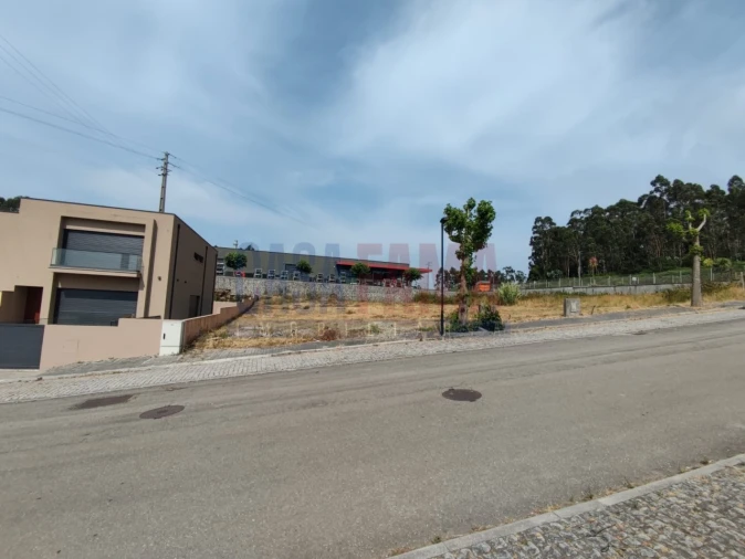 Terreno para Venda em Macieira da Maia Foto 3