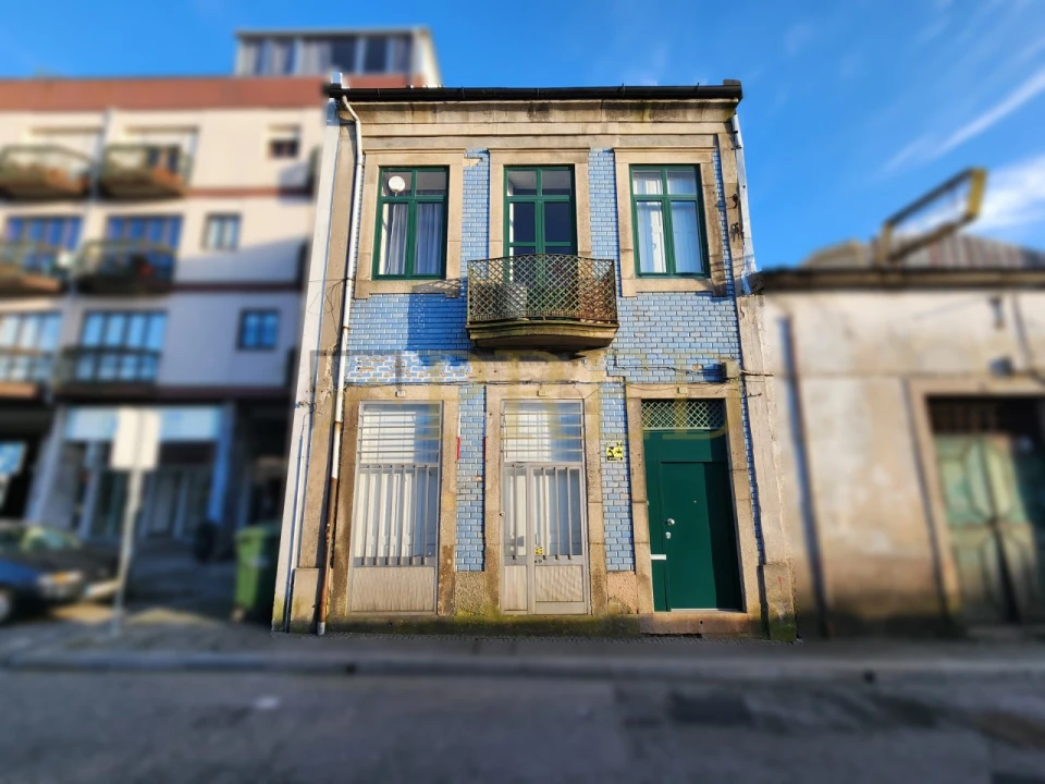 Moradia T6 para Venda em Santa Marinha e São Pedro da Afurada Foto 1