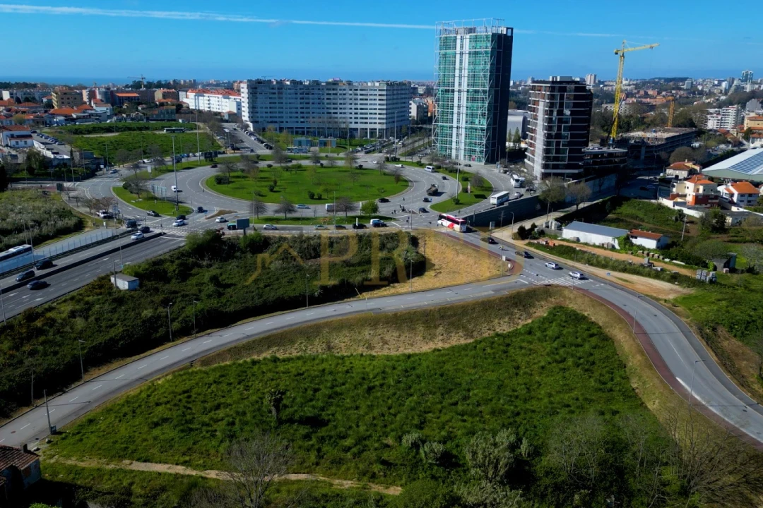 Moradia T6 para Venda em Santa Marinha e São Pedro da Afurada Foto 18