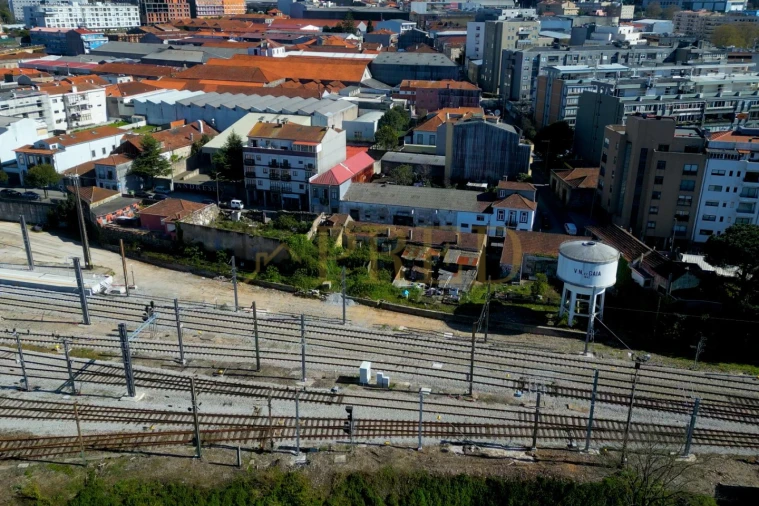 Moradia T6 para Venda em Santa Marinha e São Pedro da Afurada Foto 20
