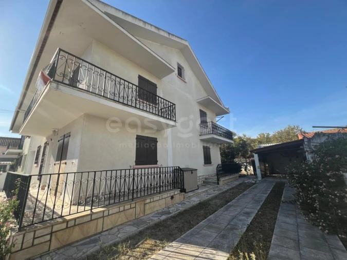 Quinta T3 para Venda em Moita Foto 1