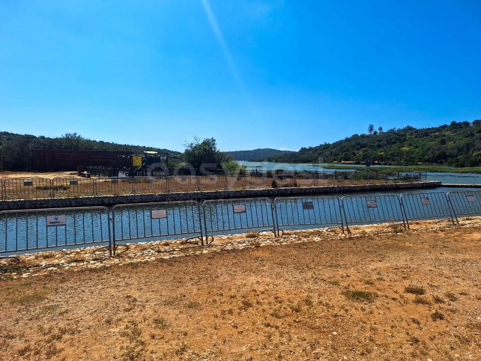Terreno Misto para Venda em Estômbar e Parchal Foto 15
