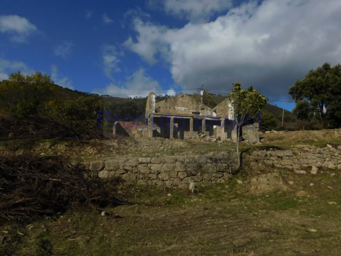 Moradia T2 para Venda em Alpedrinha Foto 11