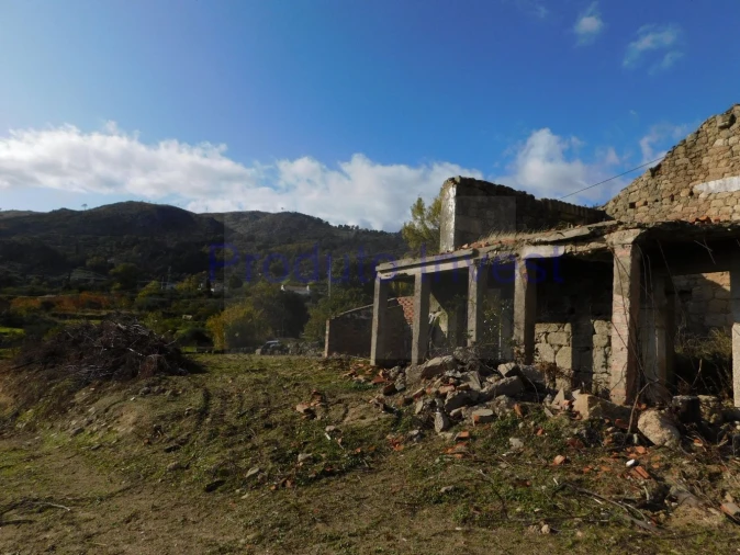 Moradia T2 para Venda em Alpedrinha Foto 4