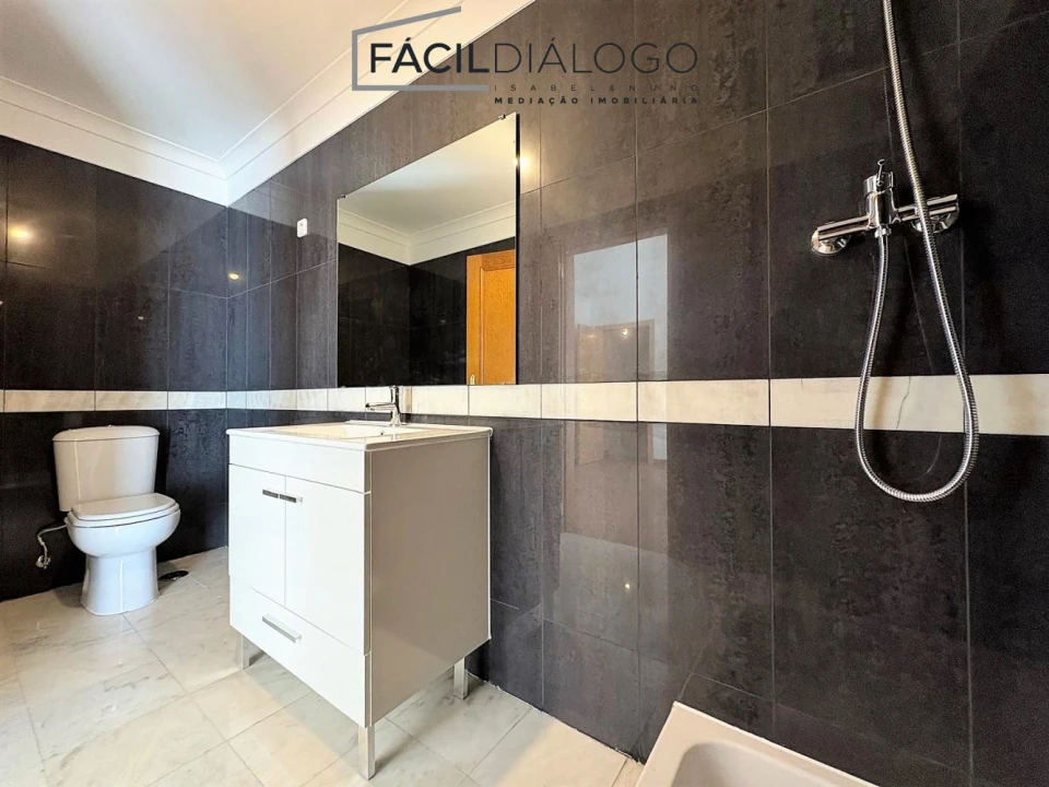 Moradia T4 para Venda em Sesimbra (Castelo) Foto 24