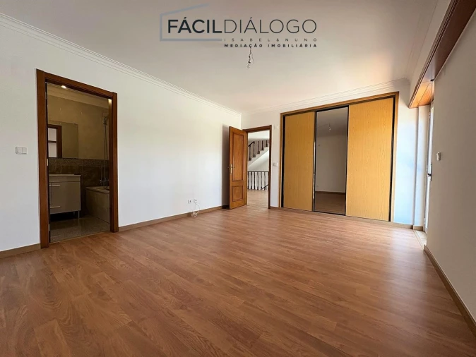 Moradia T4 para Venda em Sesimbra (Castelo) Foto 13