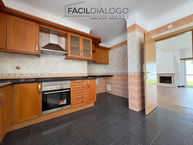 Moradia T4 para Venda em Sesimbra (Castelo) Foto 8