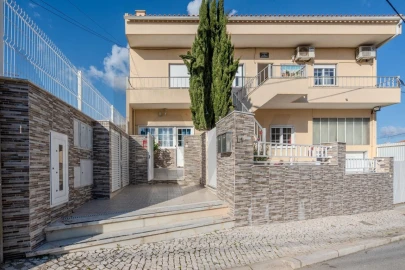 Moradia T7 para Venda em Santa Iria de Azoia, São João da Talha e Bobadela