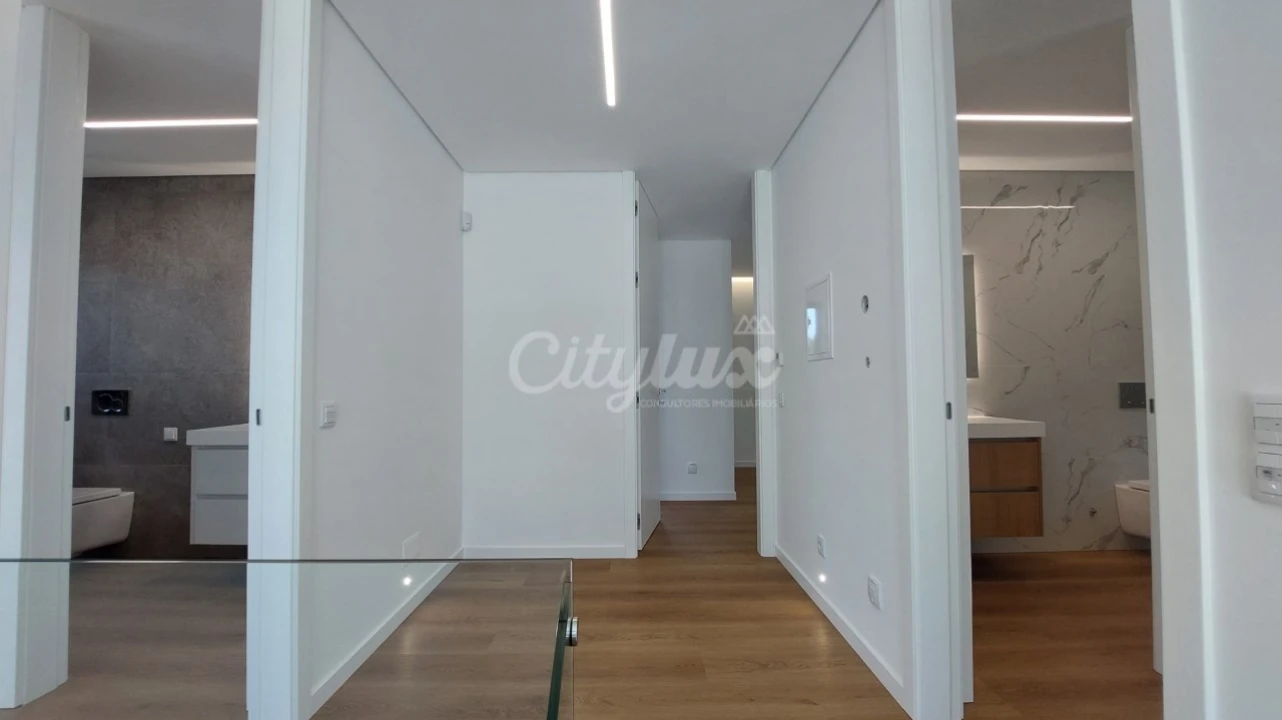Moradia T4 para Venda em Alcabideche Foto 17