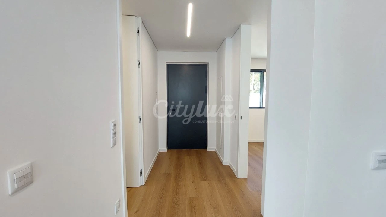 Moradia T4 para Venda em Alcabideche Foto 11
