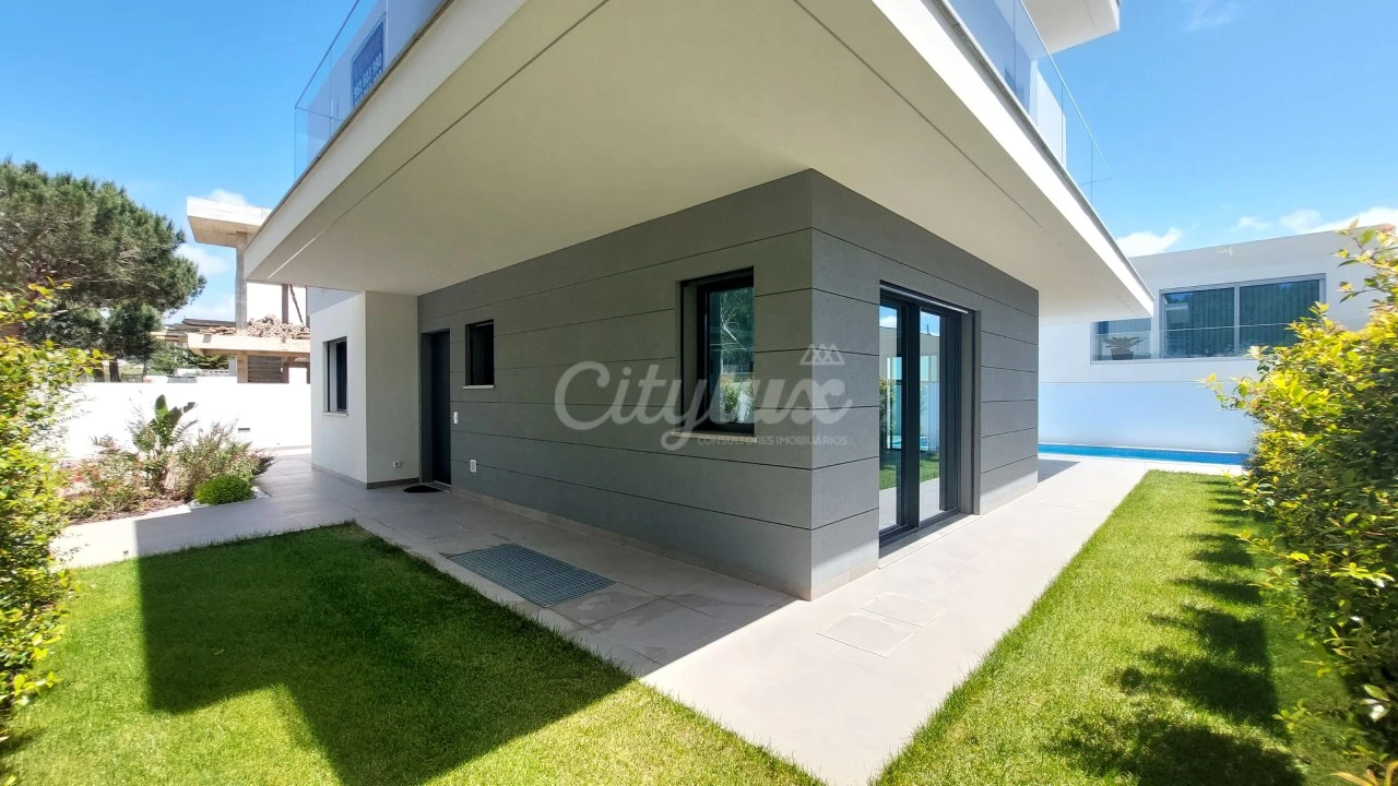 Moradia T4 para Venda em Alcabideche Foto 46