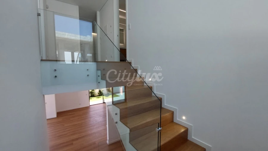 Moradia T4 para Venda em Alcabideche Foto 16