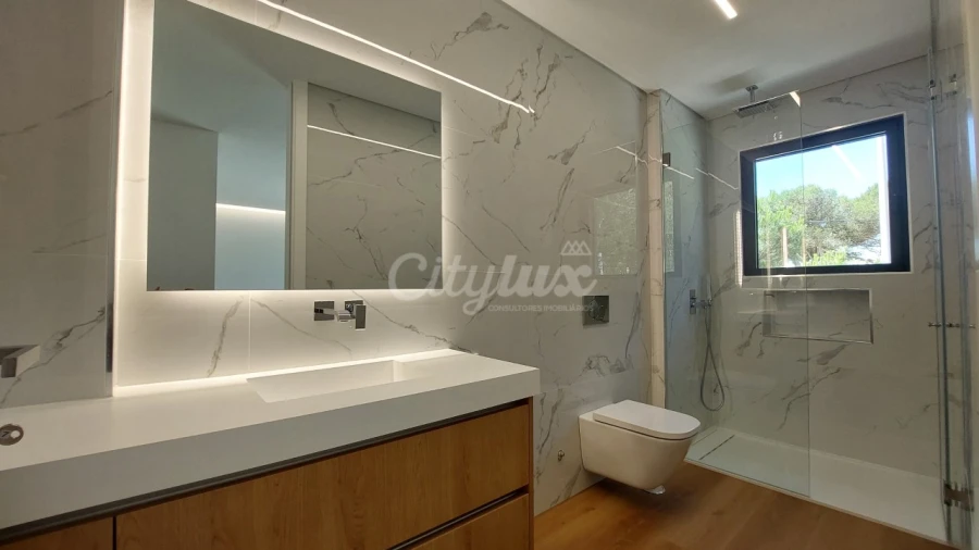 Moradia T4 para Venda em Alcabideche Foto 20