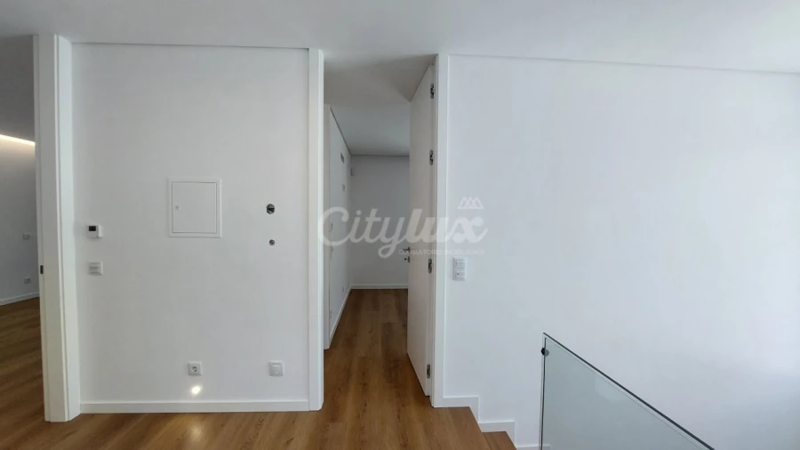 Moradia T4 para Venda em Alcabideche Foto 21