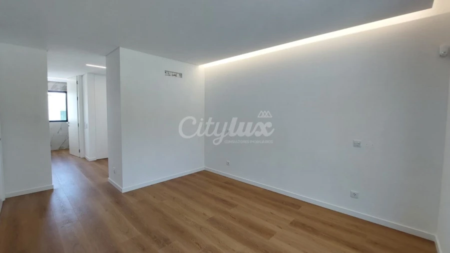 Moradia T4 para Venda em Alcabideche Foto 23