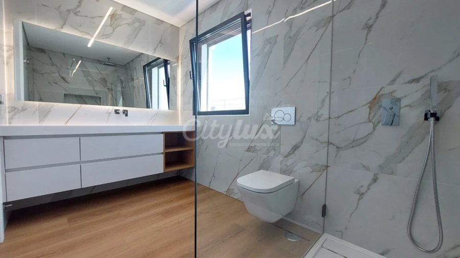 Moradia T4 para Venda em Alcabideche Foto 26