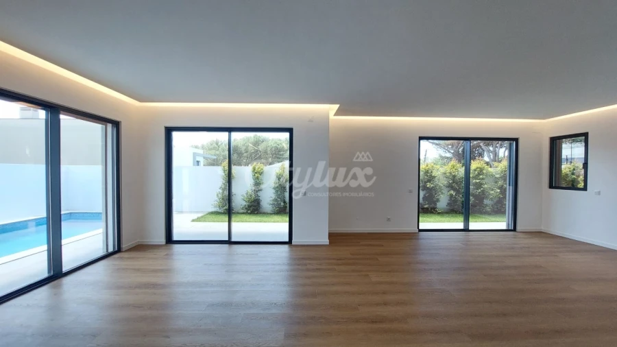 Moradia T4 para Venda em Alcabideche Foto 2