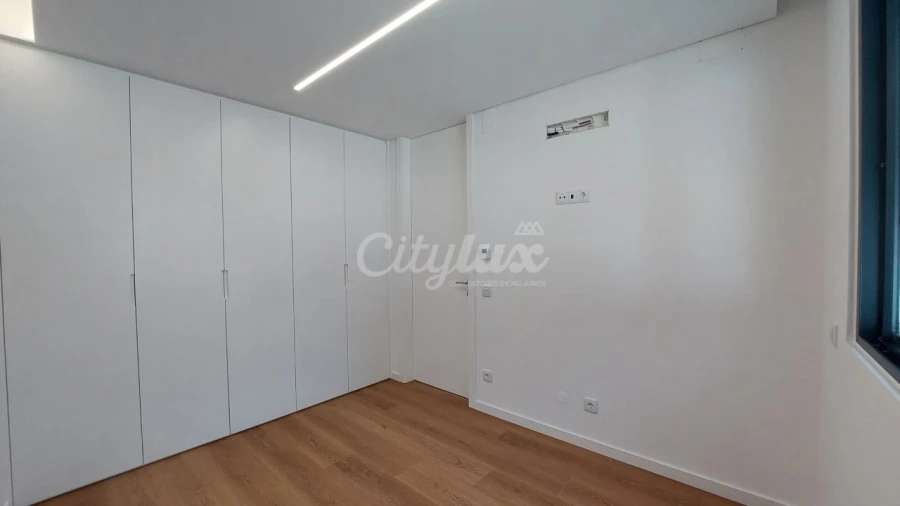 Moradia T4 para Venda em Alcabideche Foto 13