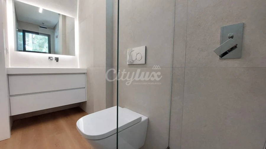 Moradia T4 para Venda em Alcabideche Foto 15