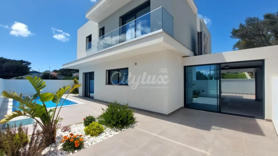 Moradia T4 para Venda em Alcabideche Foto 42