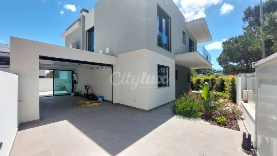 Moradia T4 para Venda em Alcabideche Foto 40