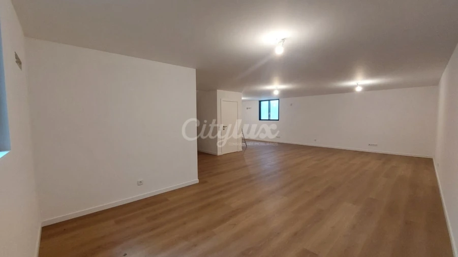 Moradia T4 para Venda em Alcabideche Foto 35