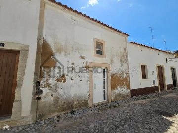 Moradia T1 para Venda em Loule (São Sebastião)