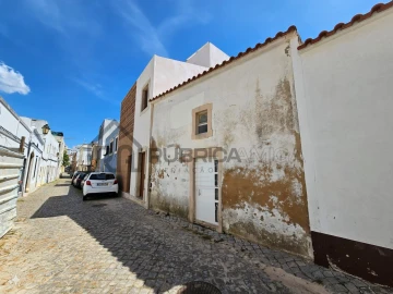 Moradia T1 para Venda em Loule (São Sebastião)