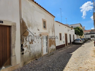 Moradia T1 para Venda em Loule (São Sebastião)