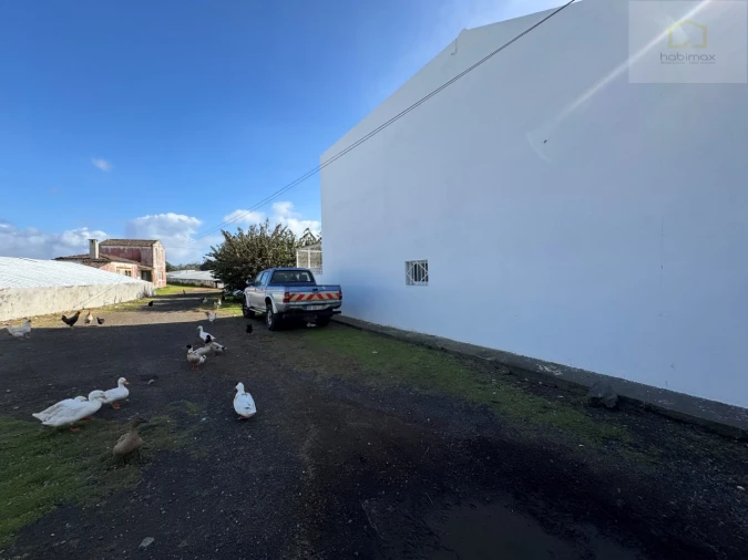 Prédio para Venda em Fajã de Baixo Foto 8