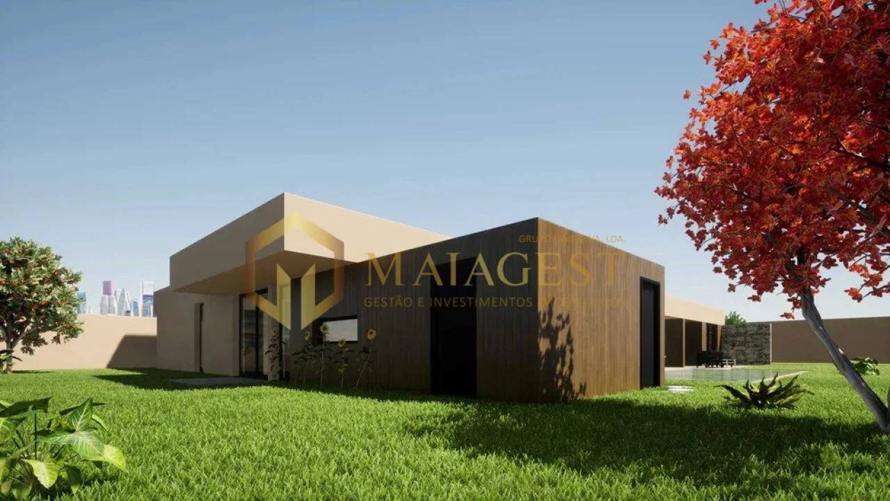 Terreno para Venda em Milheiros de Poiares Foto 1