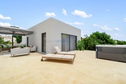Moradia T5 para Venda em Almancil
