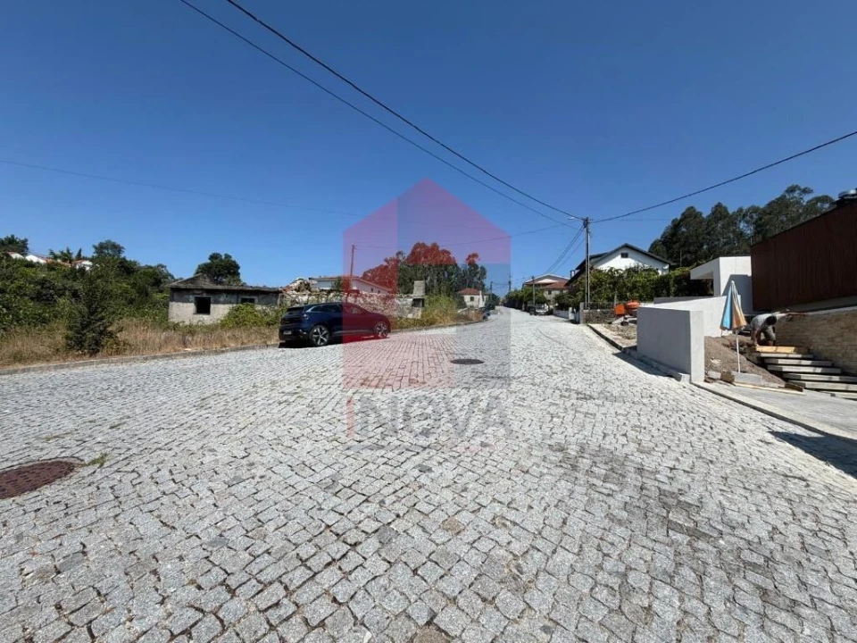 Moradia T3 para Venda em Espinho Foto 22