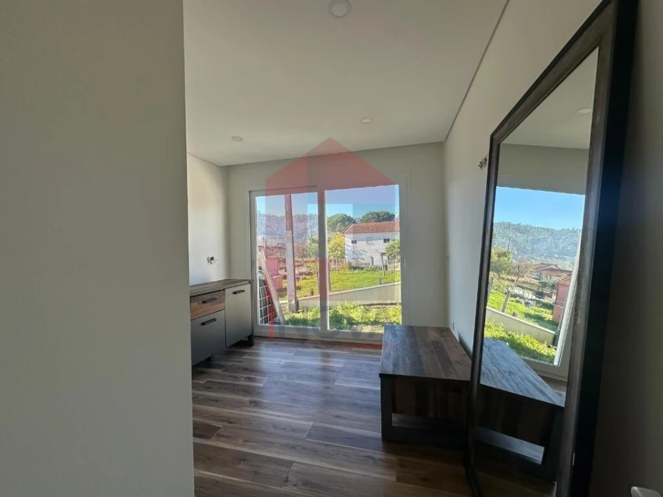 Moradia T3 para Venda em Espinho Foto 16