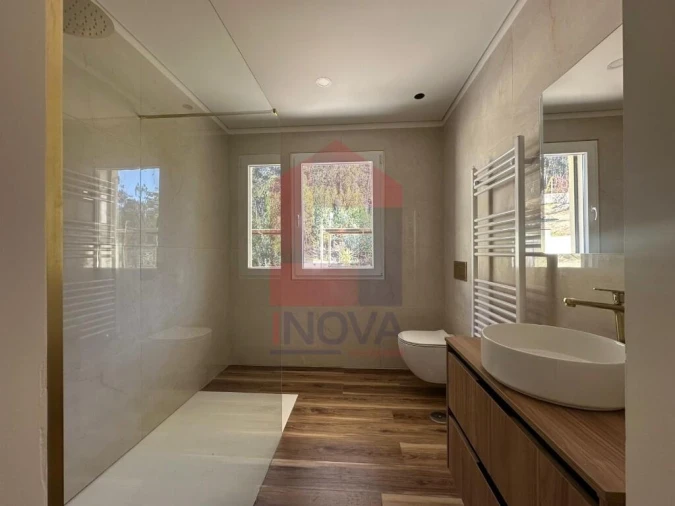 Moradia T3 para Venda em Espinho Foto 18