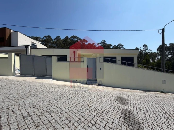 Moradia T3 para Venda em Espinho Foto 21
