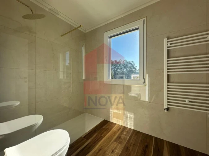 Moradia T3 para Venda em Espinho Foto 13