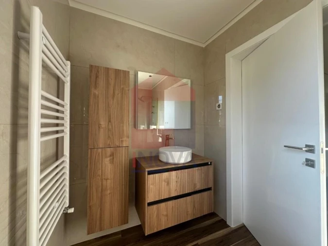 Moradia T3 para Venda em Espinho Foto 14