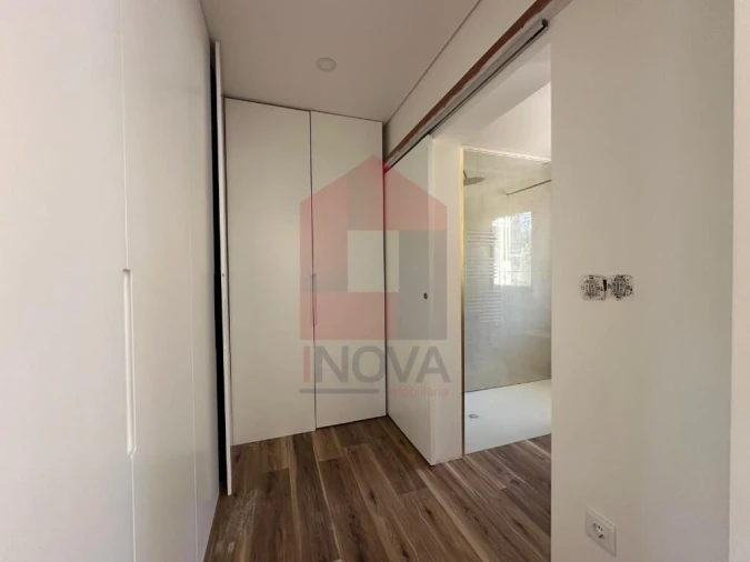 Moradia T3 para Venda em Espinho Foto 16