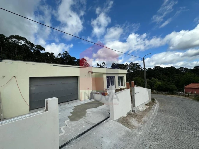 Moradia T3 para Venda em Espinho Foto 23