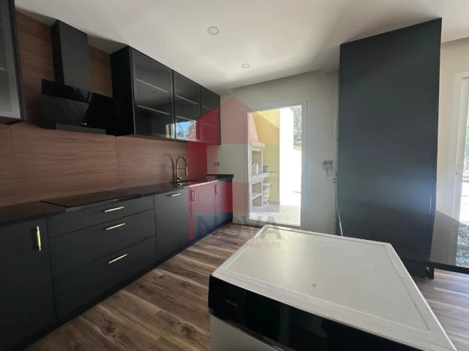 Moradia T3 para Venda em Espinho Foto 3