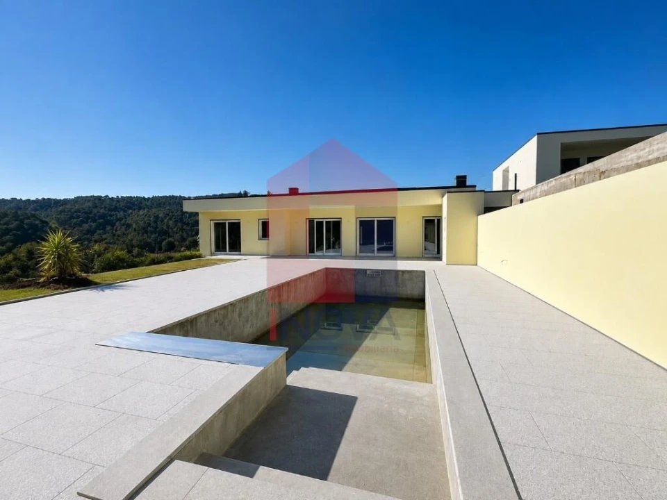 Moradia T3 para Venda em Espinho Foto 18