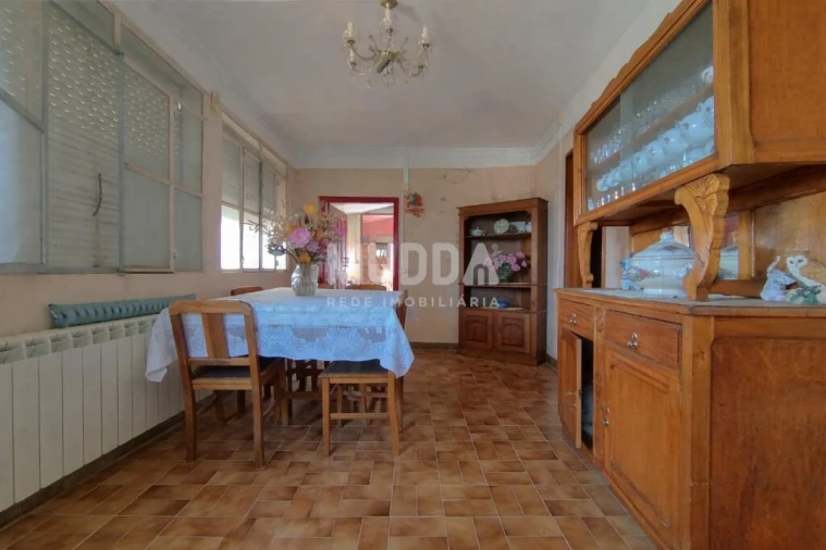 Moradia T2 para Venda em Aguas Frias Foto 1