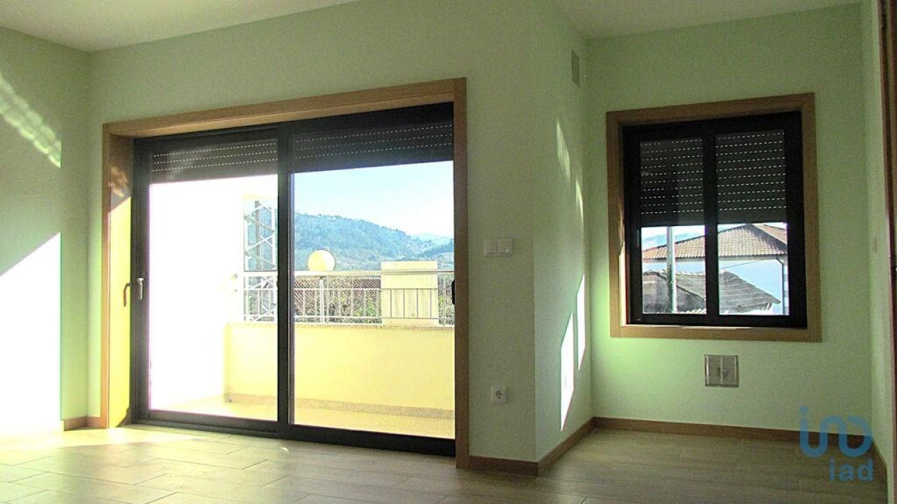 Moradia T3 para Venda em Vale Foto 3